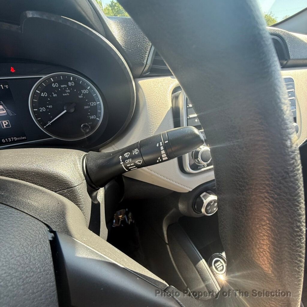Used 2021 Nissan Versa SV FWD image 26