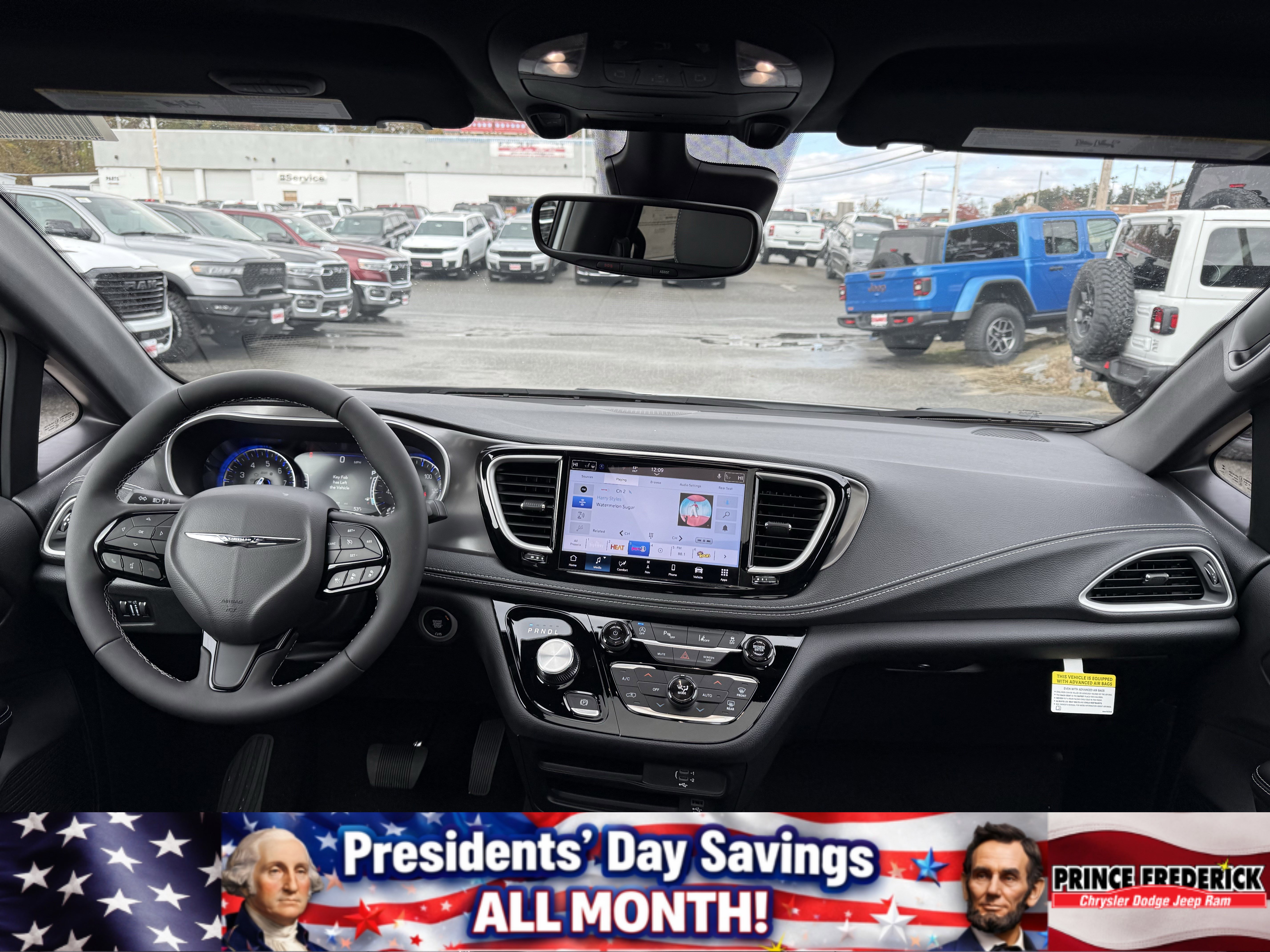 New 2026 Chrysler Pacifica Select image 18