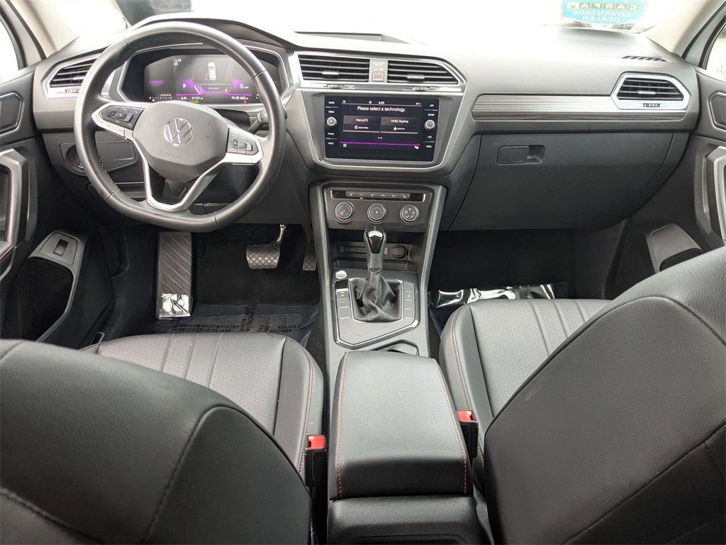 Used 2024 Volkswagen Tiguan Wolfsburg Edition image 28