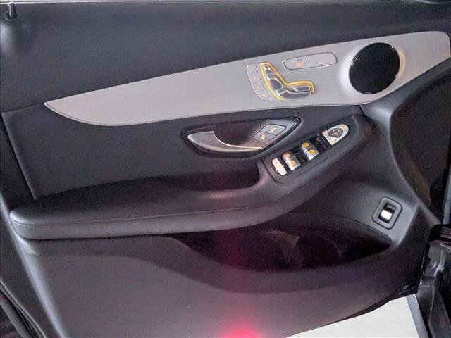 Used 2022 Mercedes-Benz GLC 300 image 9