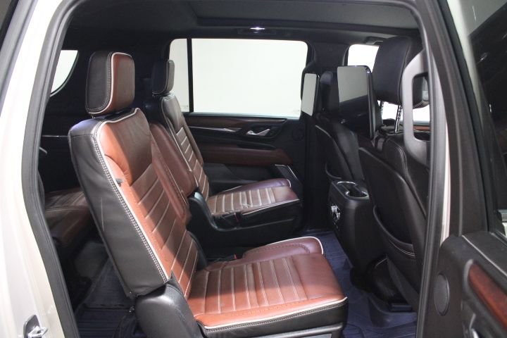 Used 2023 GMC Yukon XL Denali Ultimate w/ LPO, Floor Liner Package image 31