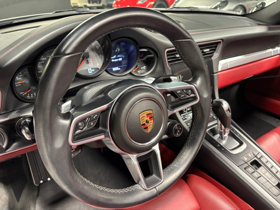 Used 2019 Porsche 911 Targa 4S AWD/4WD image 18