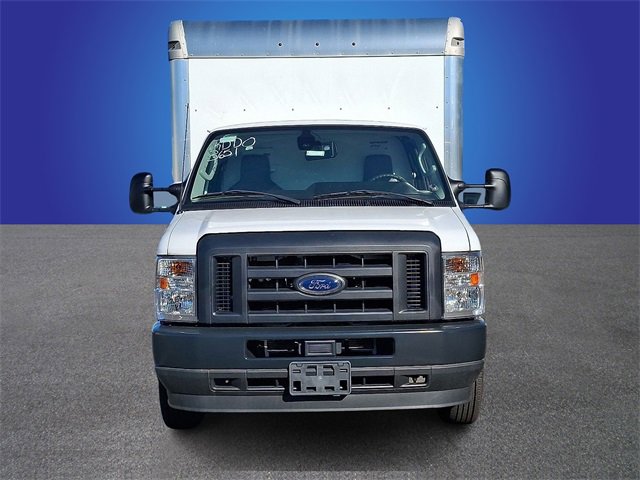Used 2024 Ford E-450 and Econoline 450 Super Duty w/ Driver's Safety Package image 2