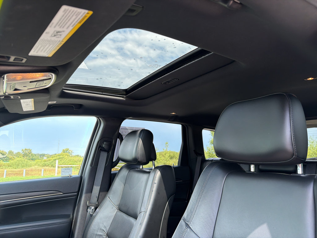 Used 2021 Jeep Grand Cherokee Limited AWD/4WD image 19