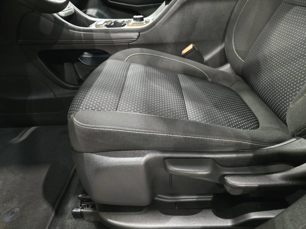 Used 2023 GMC Acadia SLE w/ Elevation Edition FWD image 21
