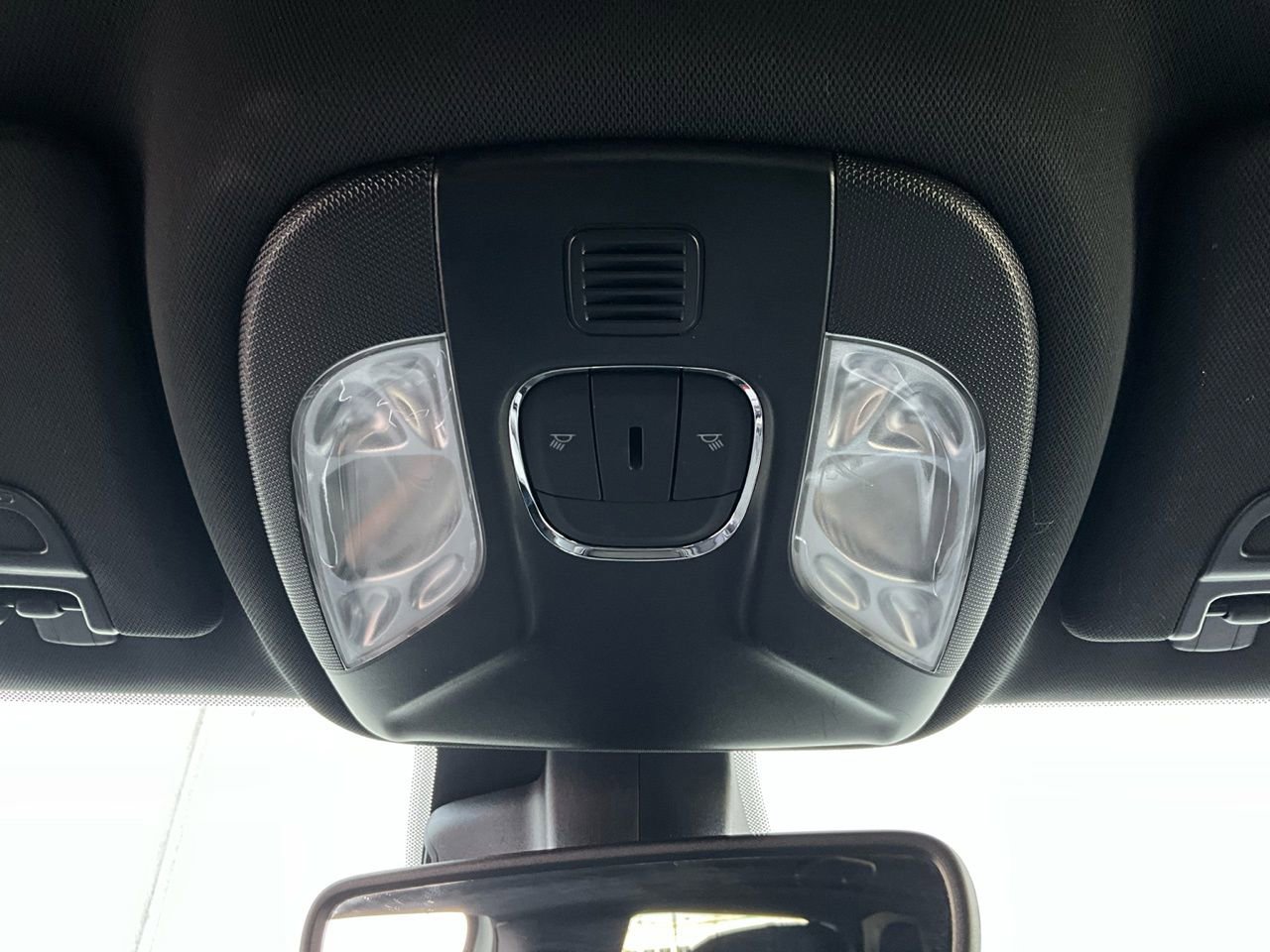 Used 2025 Jeep Compass Trailhawk image 16