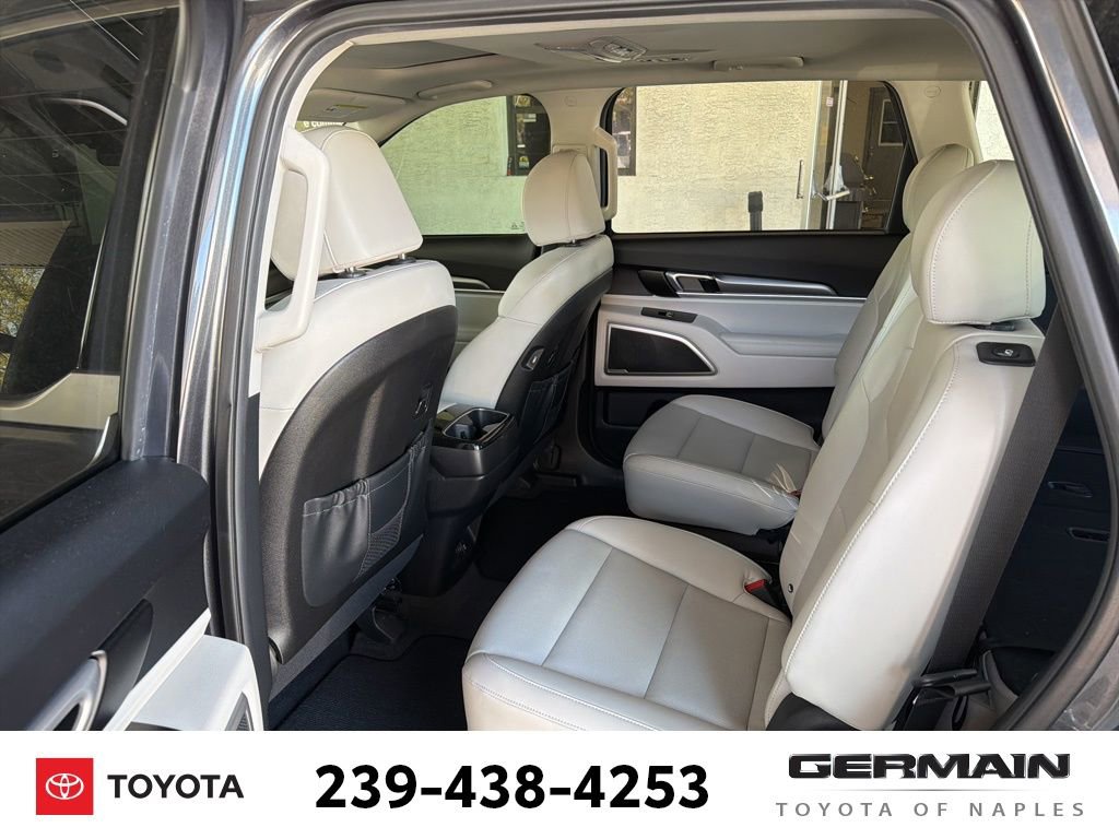 Used 2022 Kia Telluride S image 17