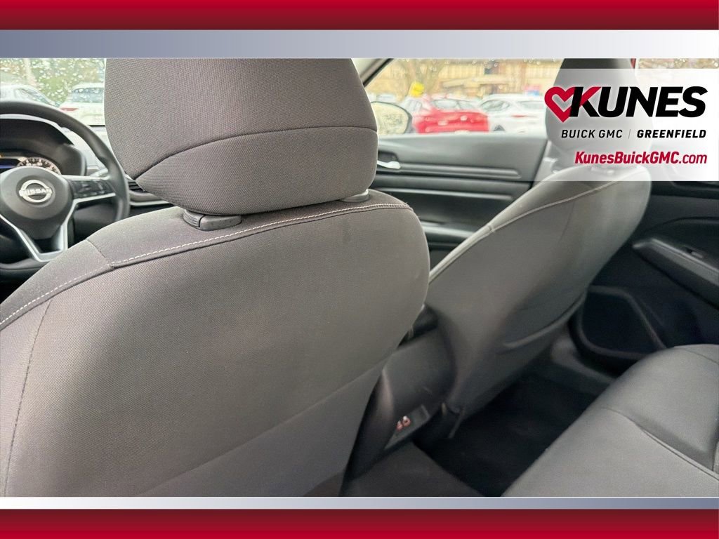 Used 2024 Nissan Altima 2.5 SV FWD image 33