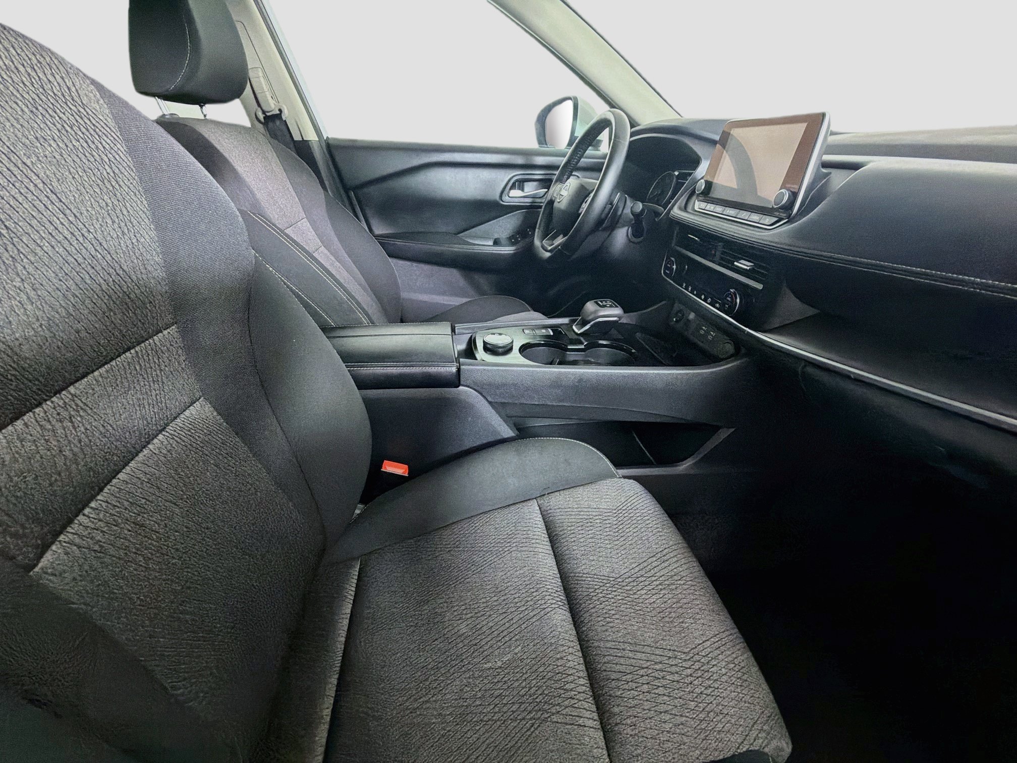 Used 2025 Nissan Rogue SV AWD/4WD image 30