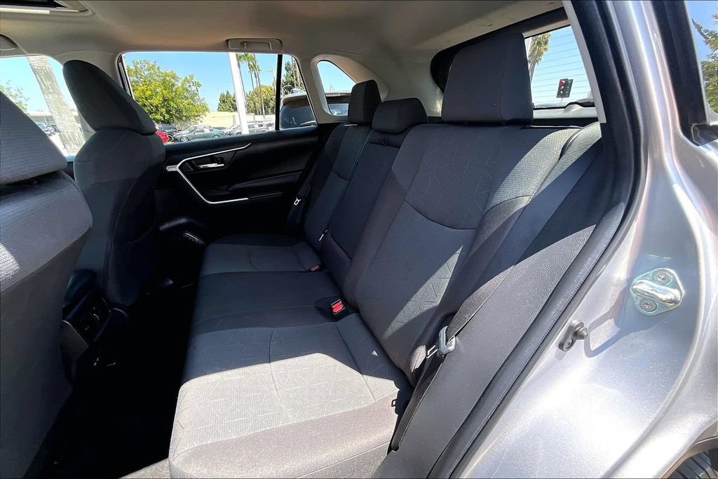 Used 2022 Toyota RAV4 XLE w/ Convenience Package FWD image 15