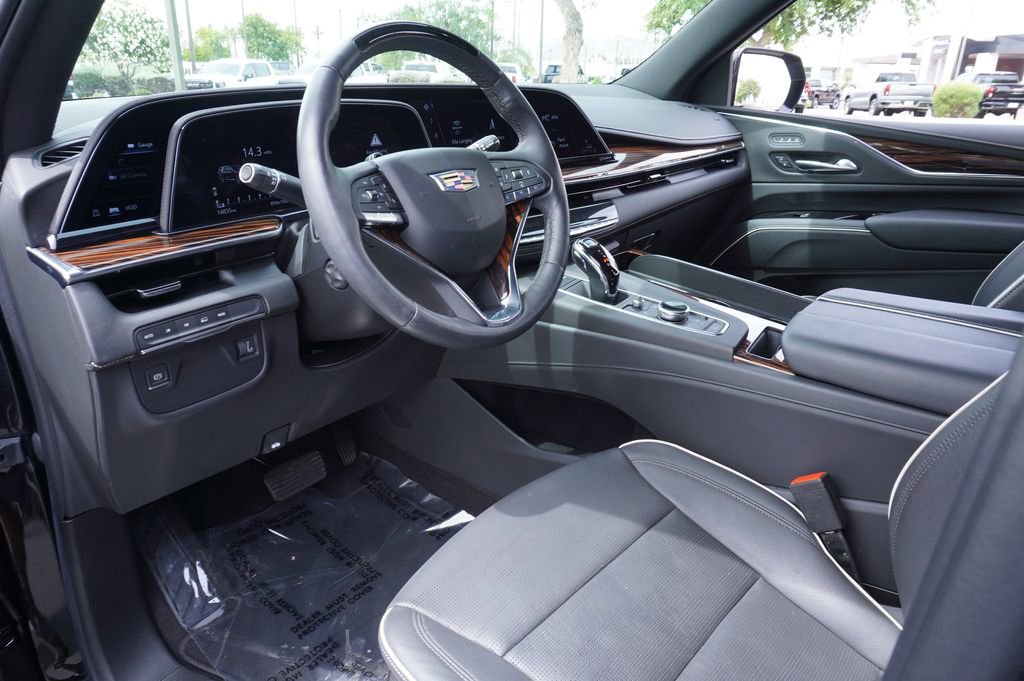 Used 2023 Cadillac Escalade ESV Premium Luxury w/ LPO, Radiant Package image 18