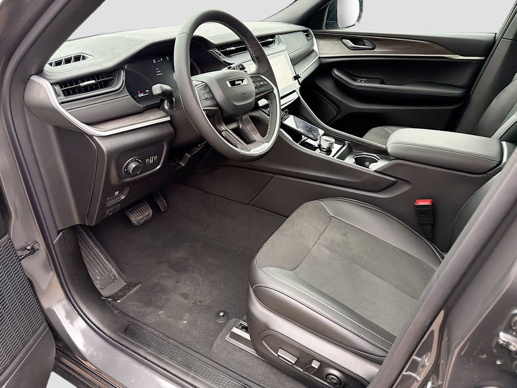 New 2026 Jeep Grand Cherokee Altitude AWD/4WD image 26