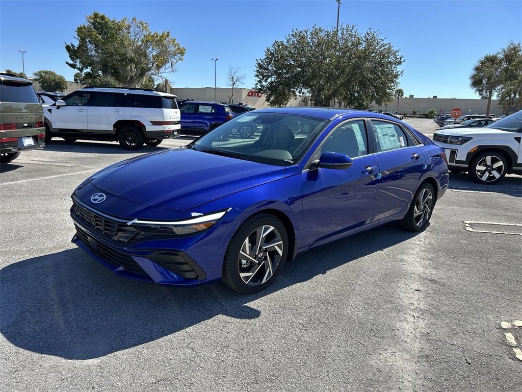 New 2025 Hyundai Elantra Limited image 14