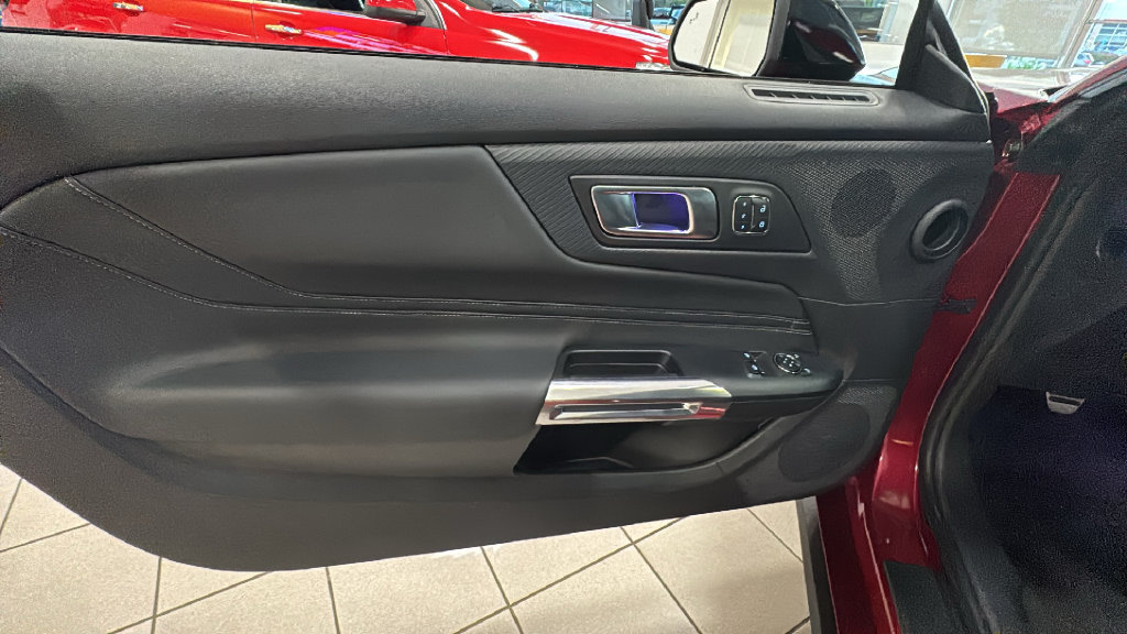 Used 2025 Ford Mustang GT Premium RWD image 15