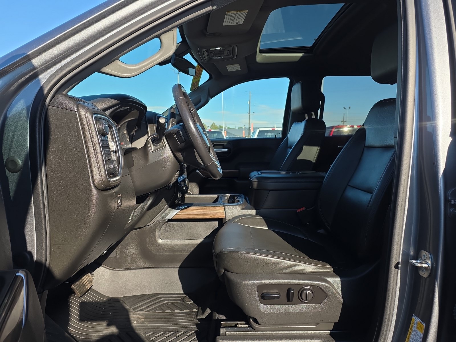 Used 2020 Chevrolet Silverado 1500 LT Trail Boss AWD/4WD image 16