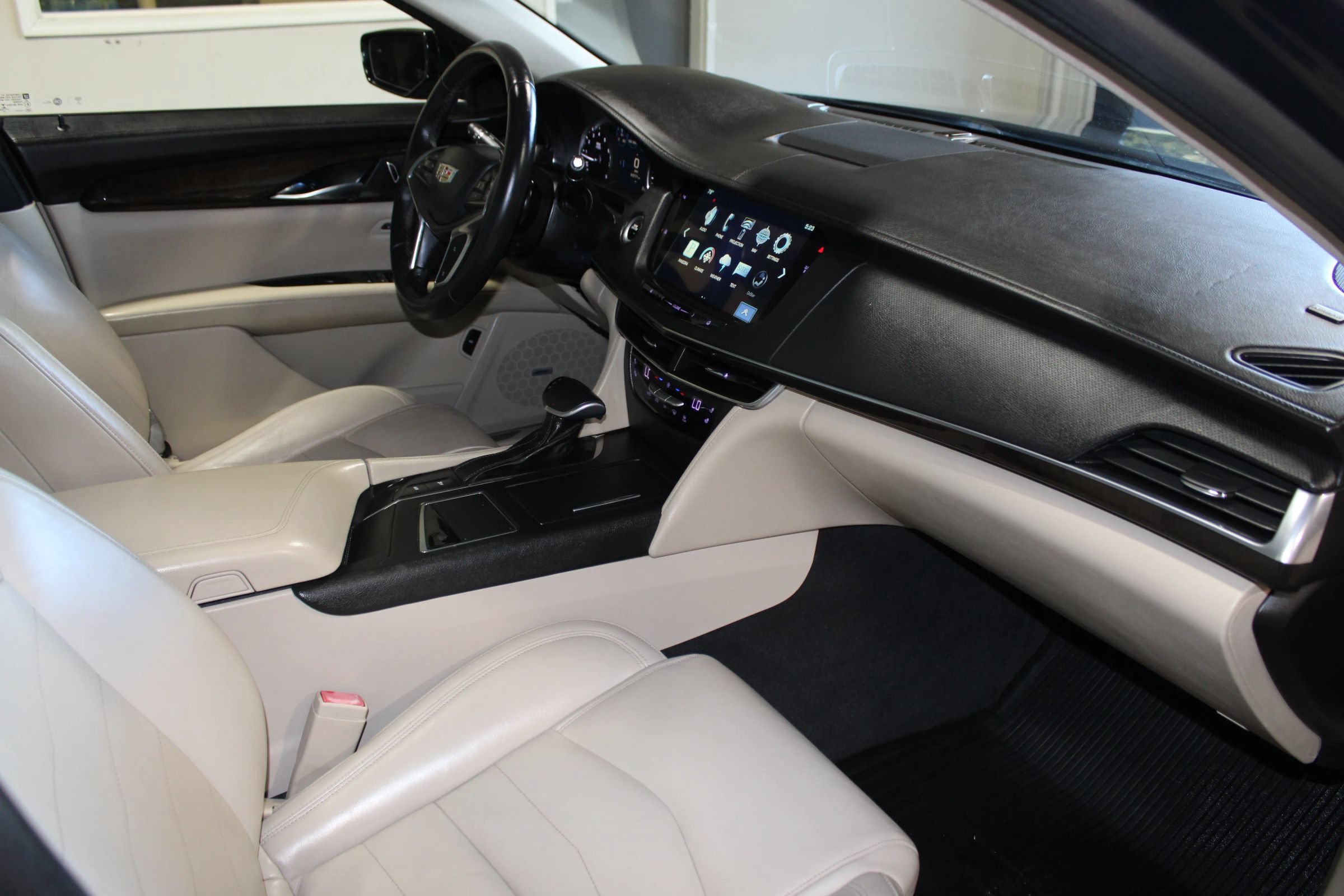 Used 2016 Cadillac CT6 RWD image 35