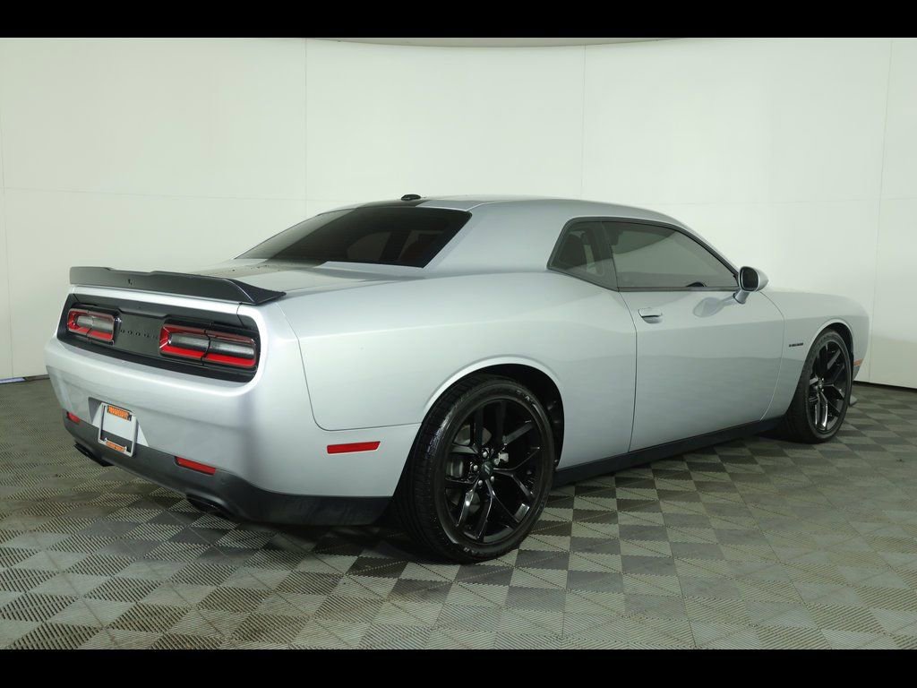 Used 2022 Dodge Challenger R/T w/ Driver Convenience Group image 2