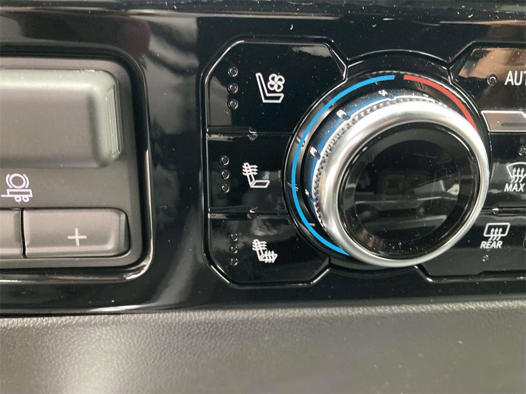 New 2026 GMC Sierra 2500 SLT w/ SLT Convenience Package image 21