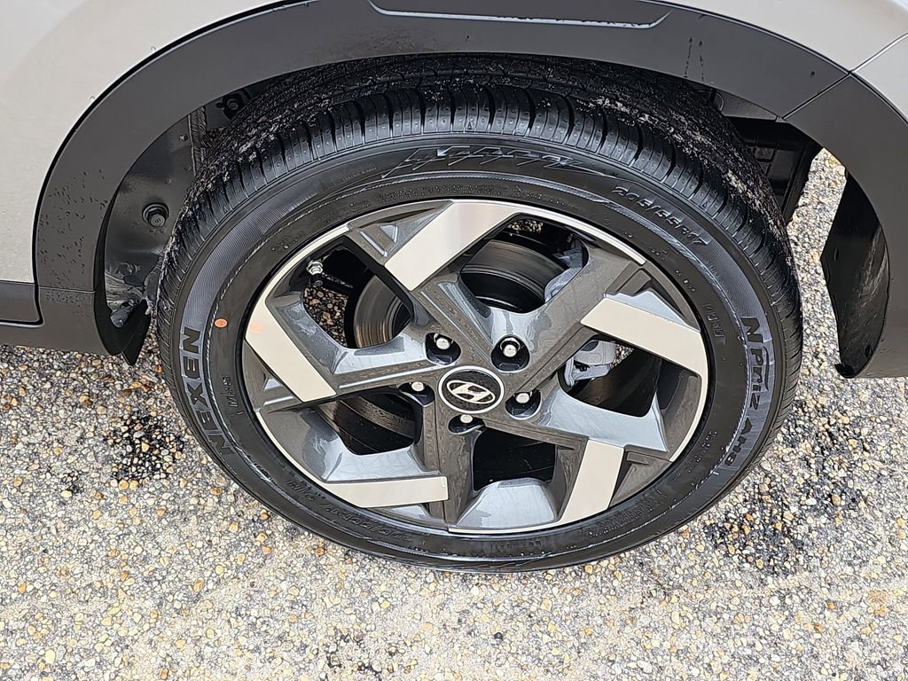 New 2026 Hyundai Venue SEL FWD image 32