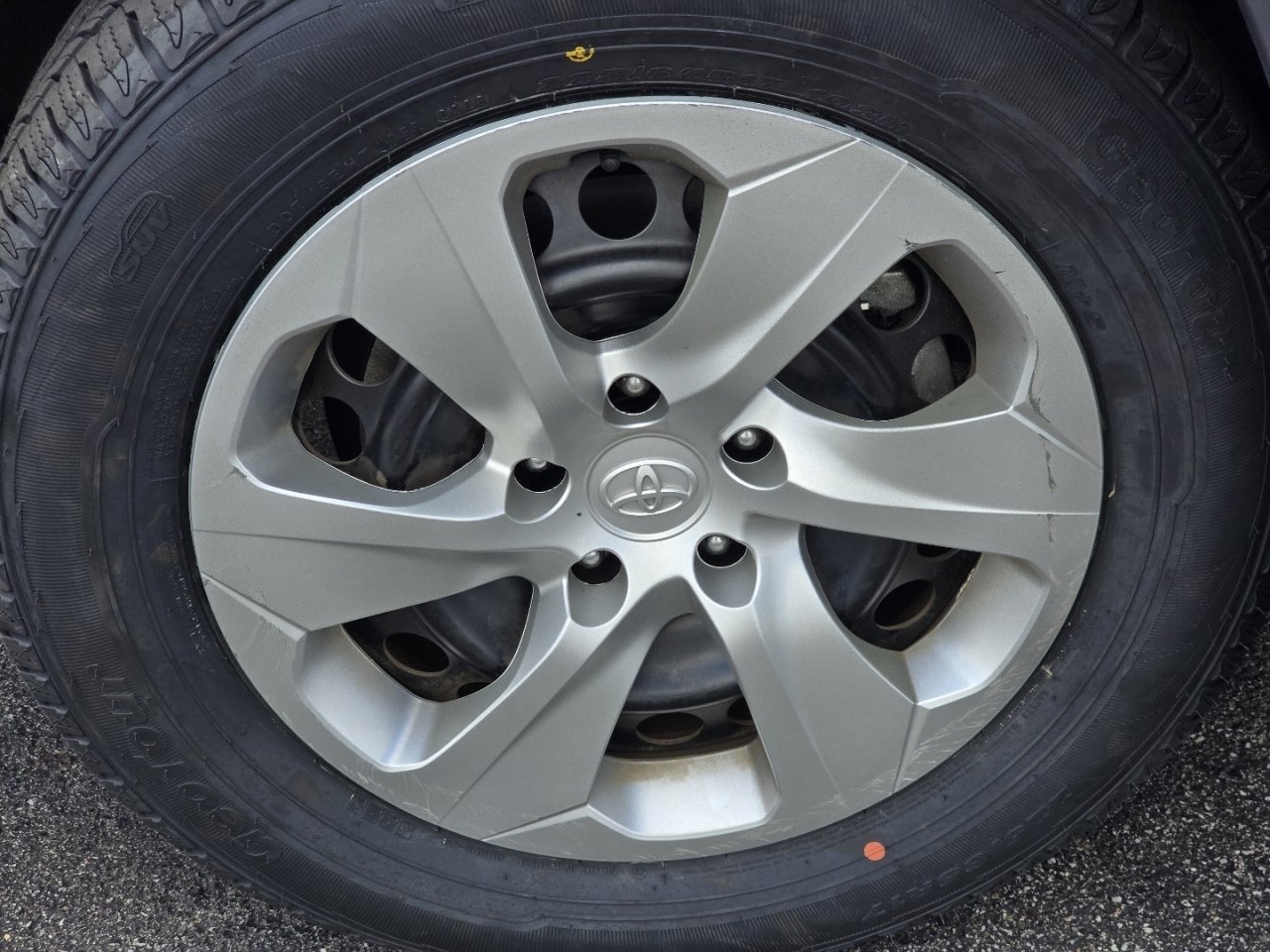 Certified 2023 Toyota RAV4 LE FWD image 6