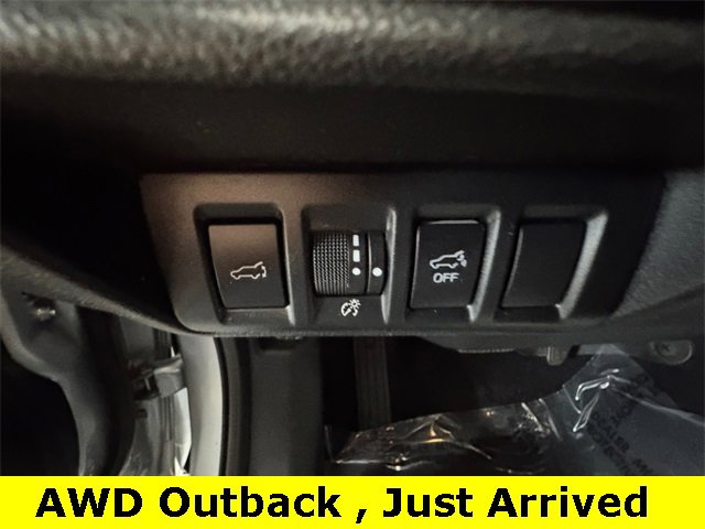 Used 2022 Subaru Outback Premium image 22