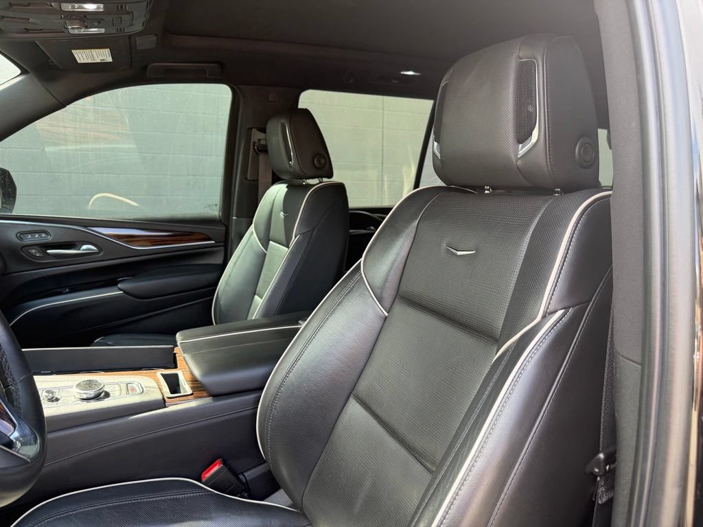 Used 2023 Cadillac Escalade Premium Luxury AWD/4WD image 23