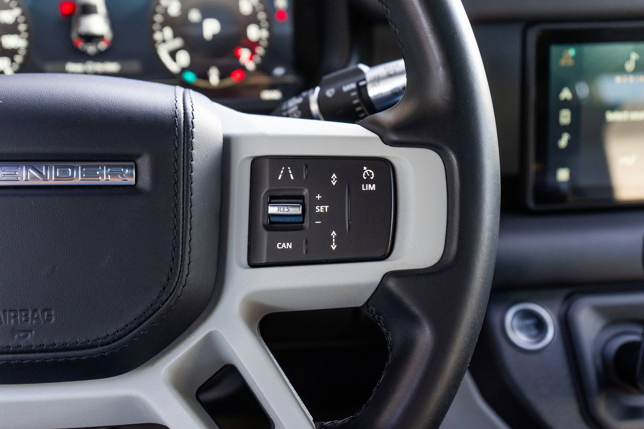 Used 2021 Land Rover Defender 110 X-Dynamic HSE image 34