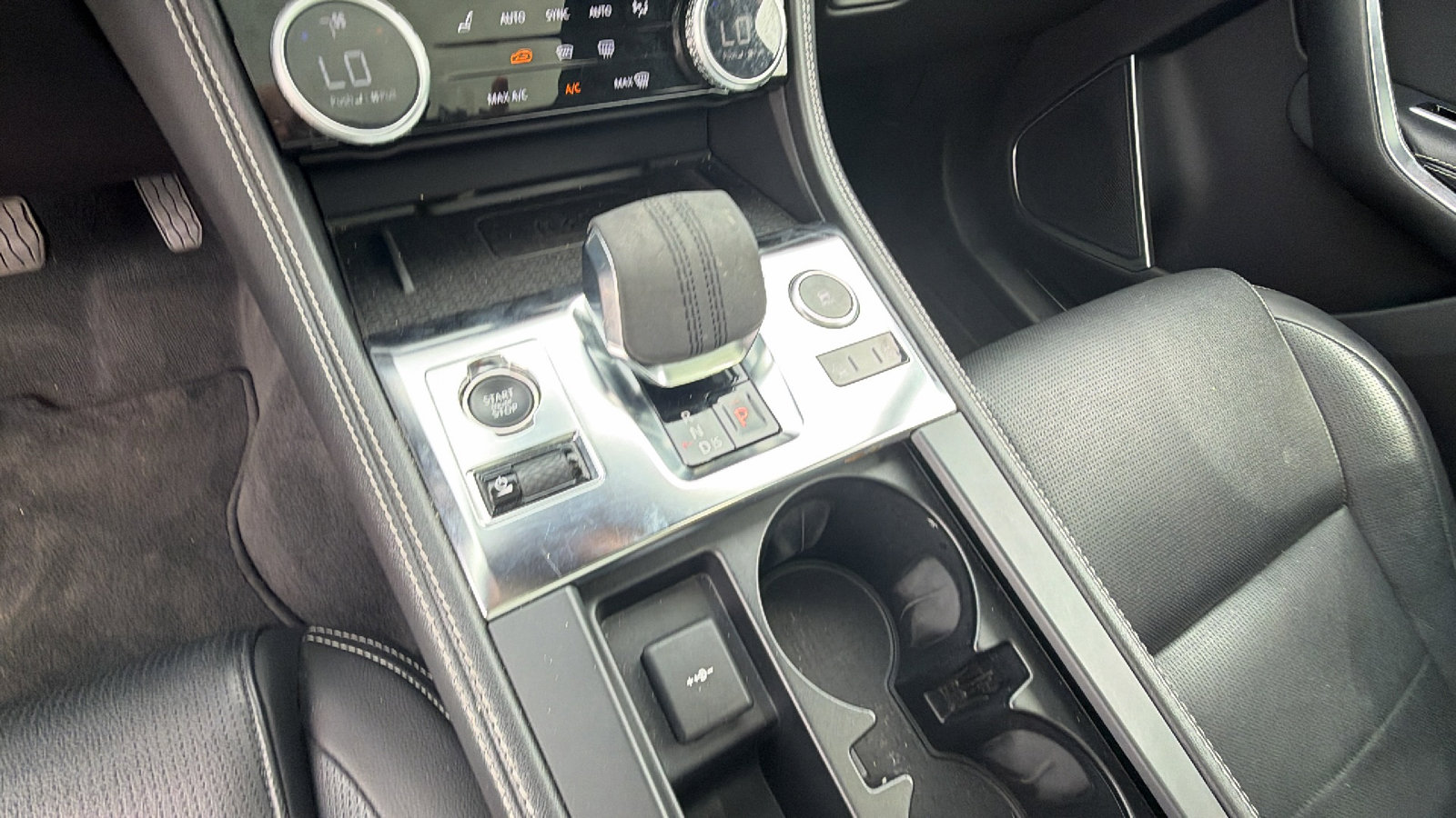 Used 2024 Jaguar F-PACE R-Dynamic S AWD/4WD image 30