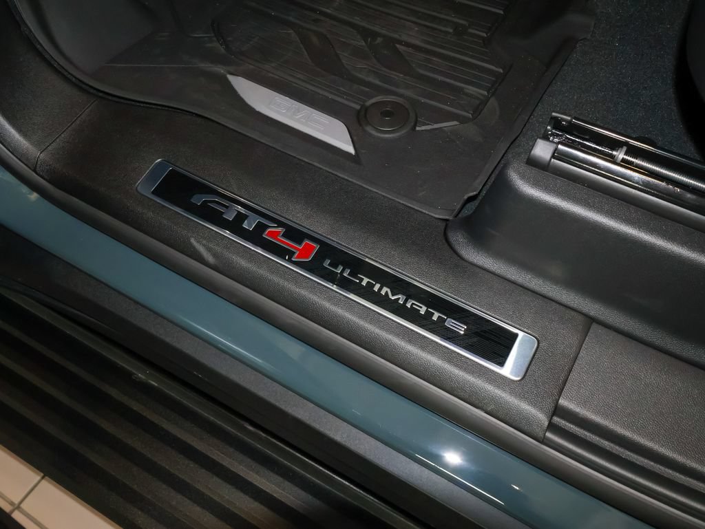 New 2026 GMC Yukon XL AT4 Ultimate AWD/4WD image 18