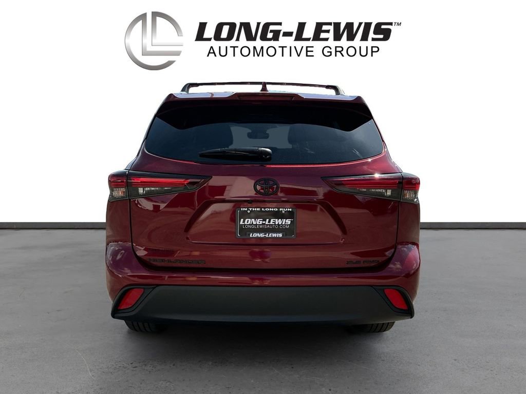 Used 2025 Toyota Highlander XLE AWD/4WD image 5
