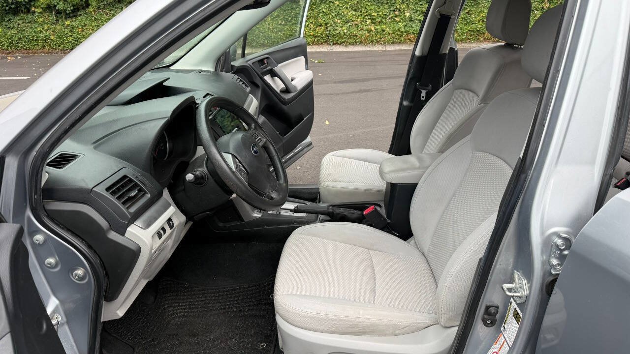 Used 2014 Subaru Forester 2.5i Premium w/ All-Weather Package AWD/4WD image 20