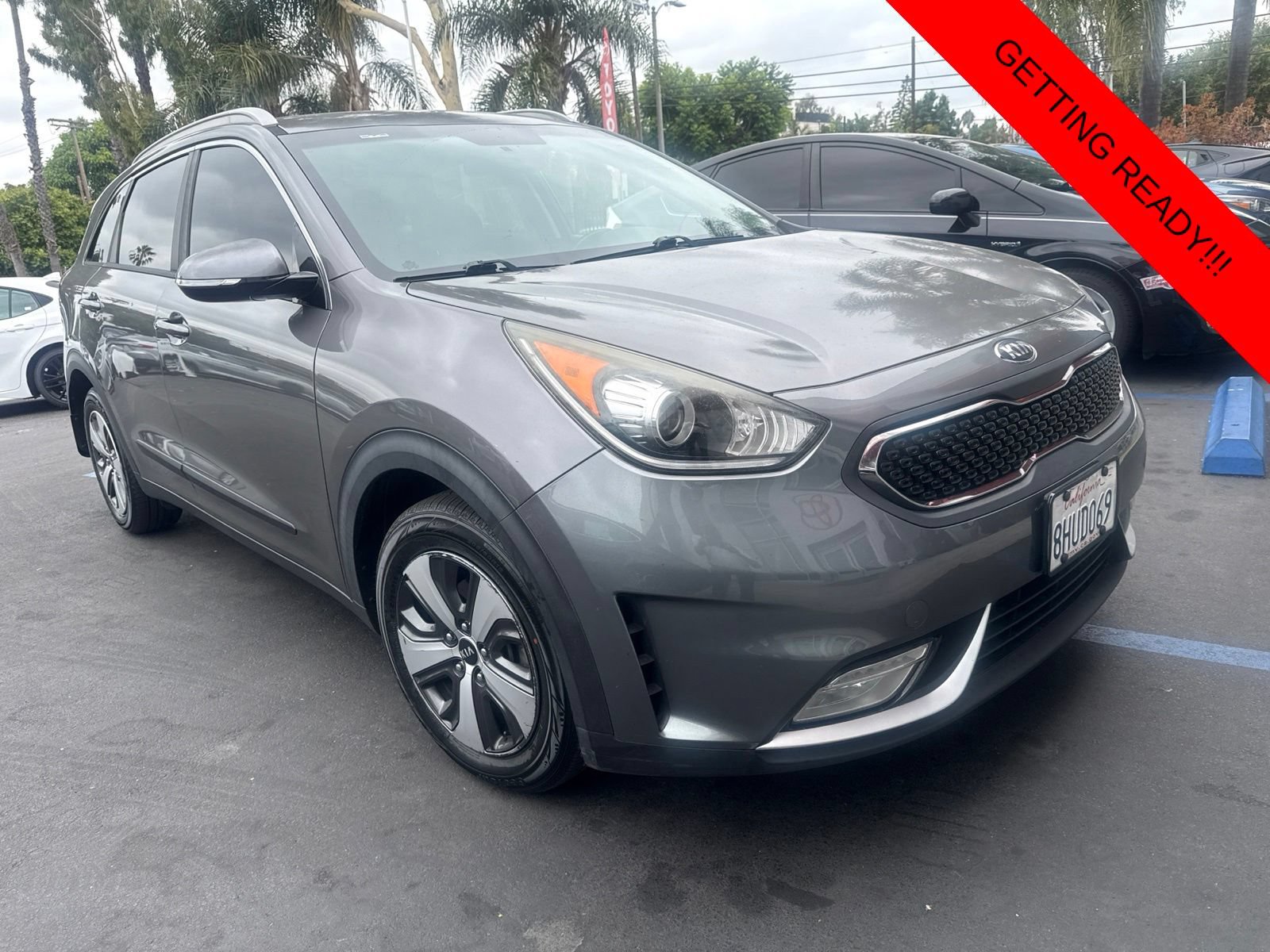Used 2017 Kia Niro EX FWD image 1