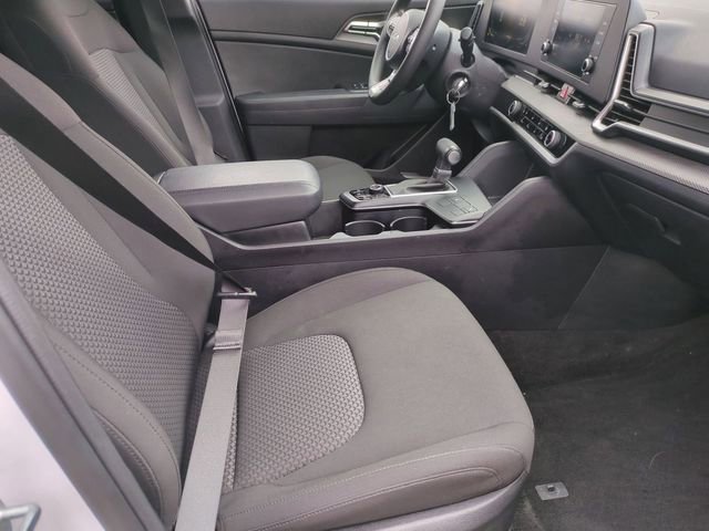 Used 2025 Kia Sportage LX image 25