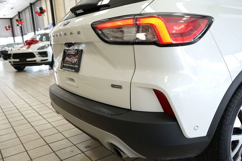 Used 2020 Ford Escape Titanium image 15