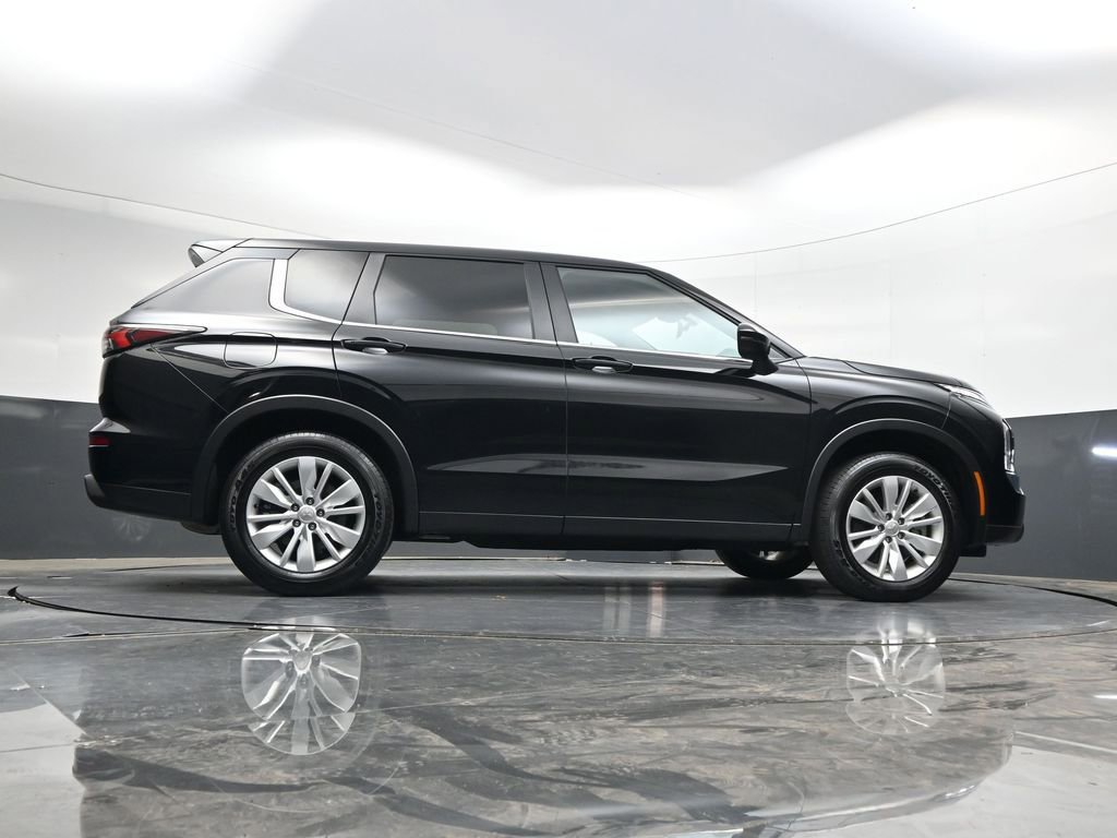 Used 2025 Mitsubishi Outlander ES AWD/4WD image 37