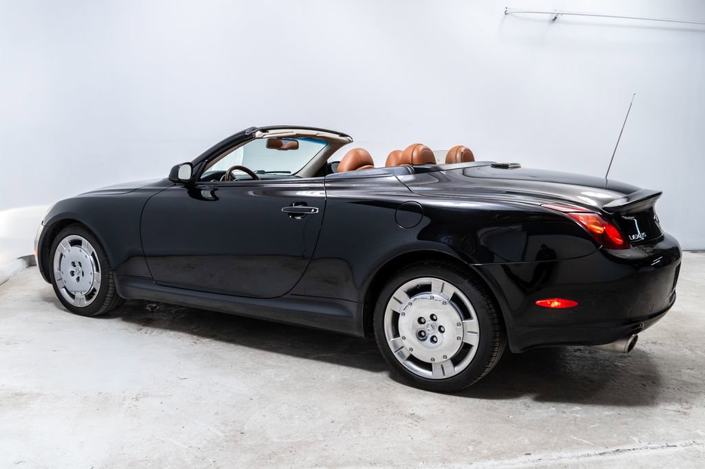 Used 2004 Lexus SC 430 Convertible RWD image 2