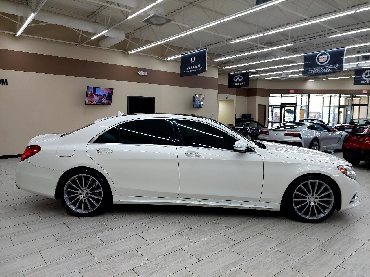 Used 2015 Mercedes-Benz S 550 Sedan image 8