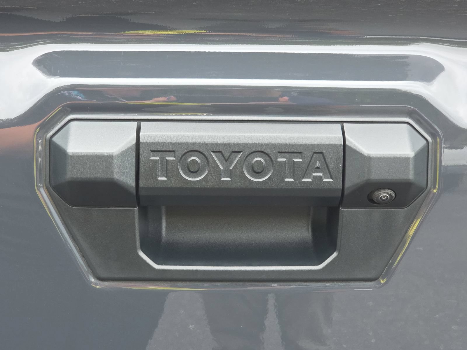 Used 2024 Toyota Tacoma TRD Sport w/ TRD Sport Upgrade Package AWD/4WD image 13