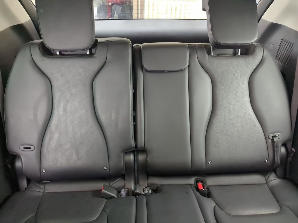 Used 2025 Kia Carnival image 29