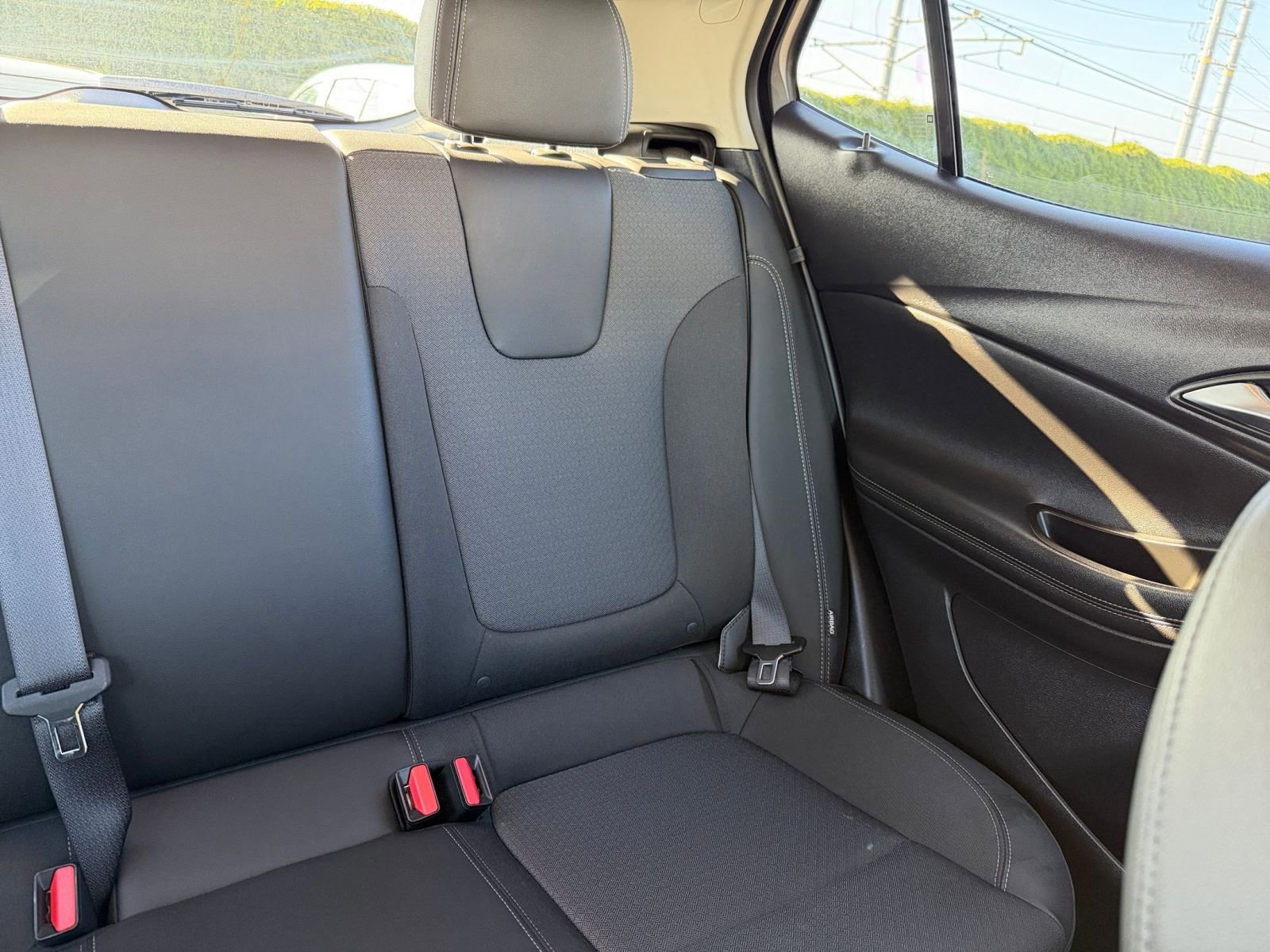 Used 2025 Buick Encore GX Preferred image 35