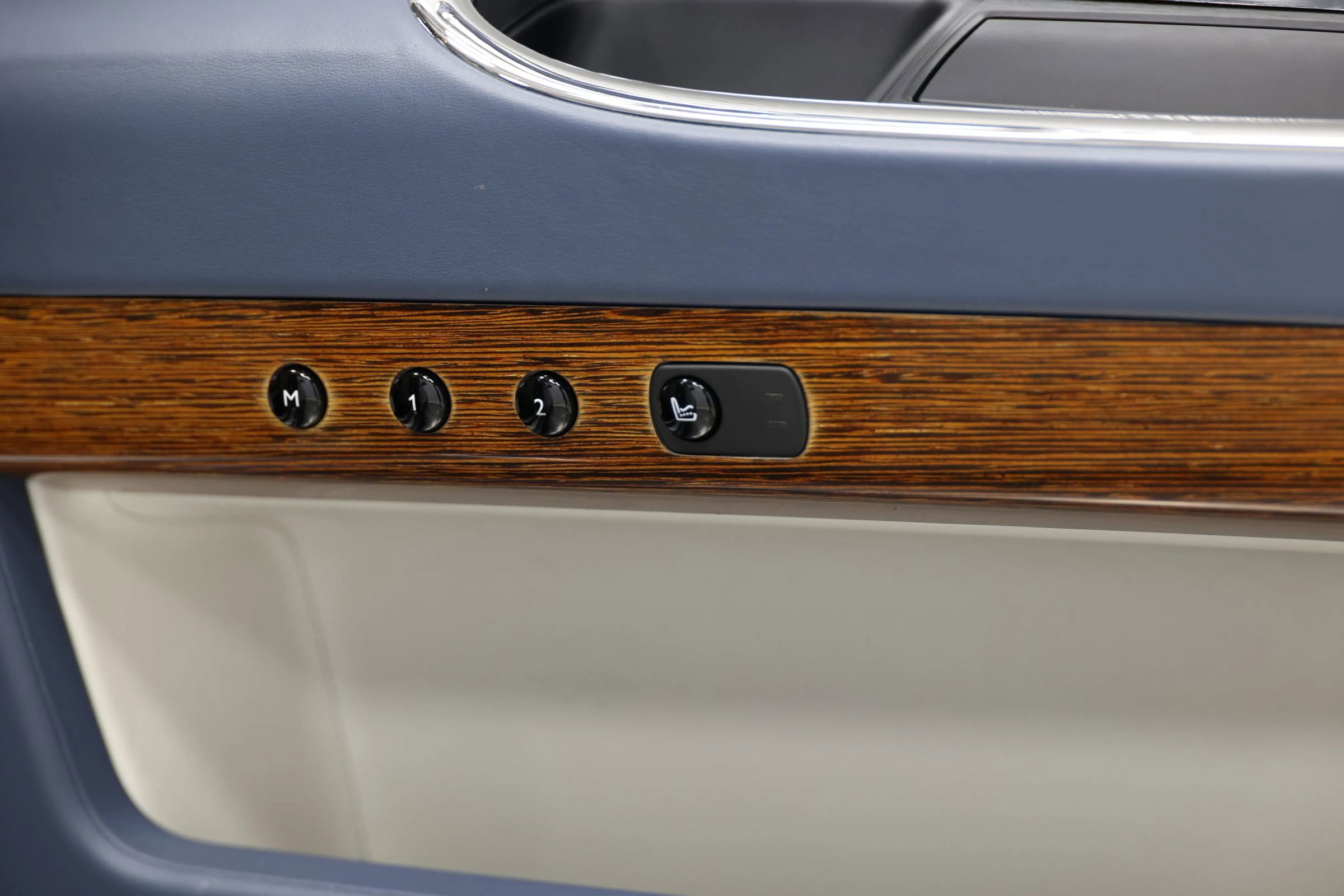 Used 2011 Rolls-Royce Ghost image 43