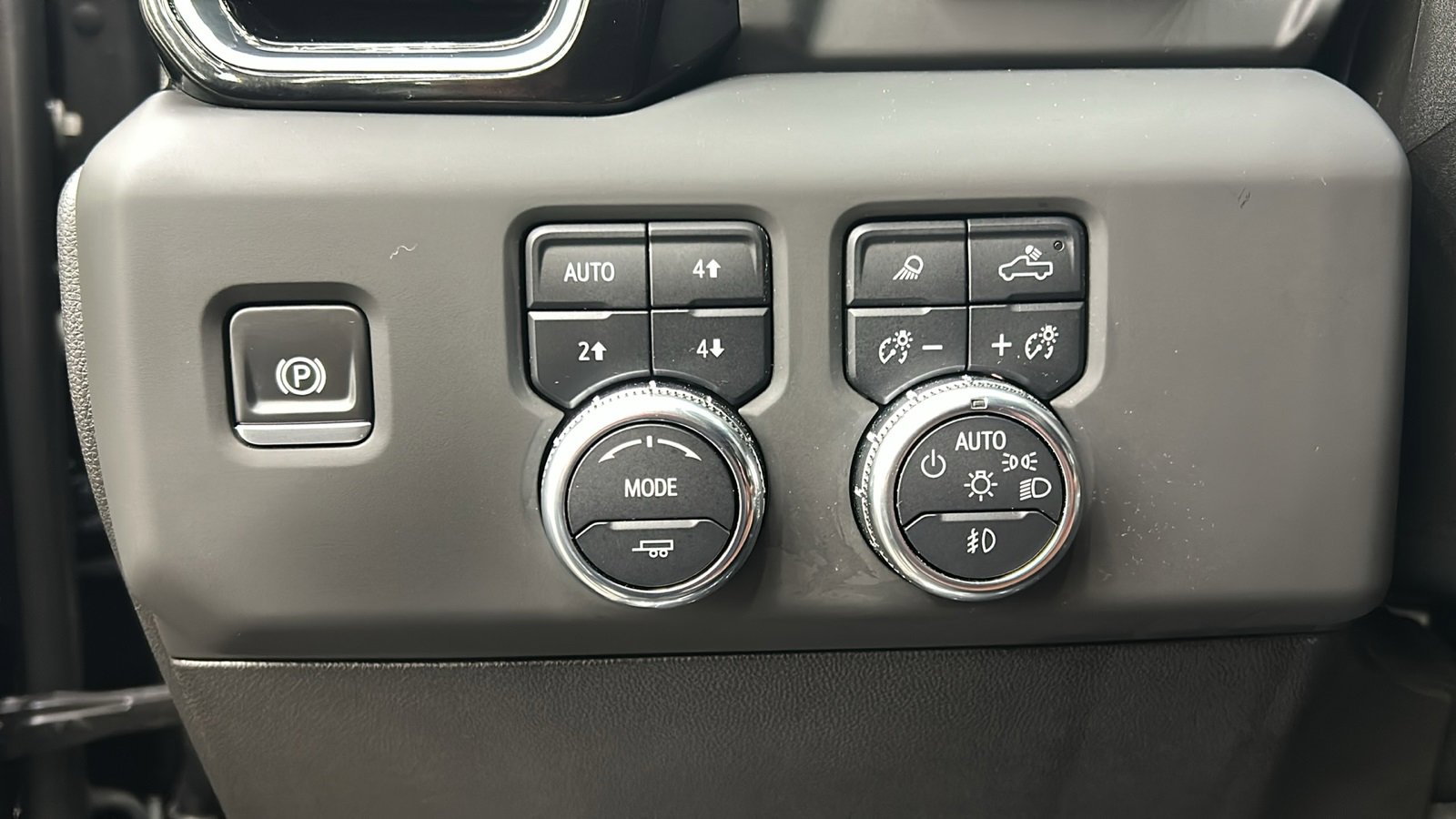 Used 2025 GMC Sierra 3500 Denali Ultimate image 31