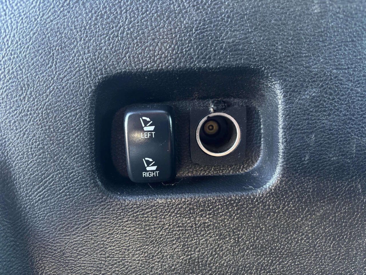 Used 2015 Ford Edge SEL image 17