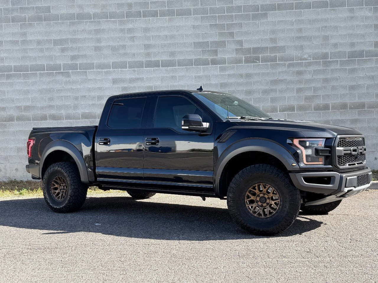 Used 2020 Ford F150 Raptor w/ Equipment Group 802A Luxury AWD/4WD image 4