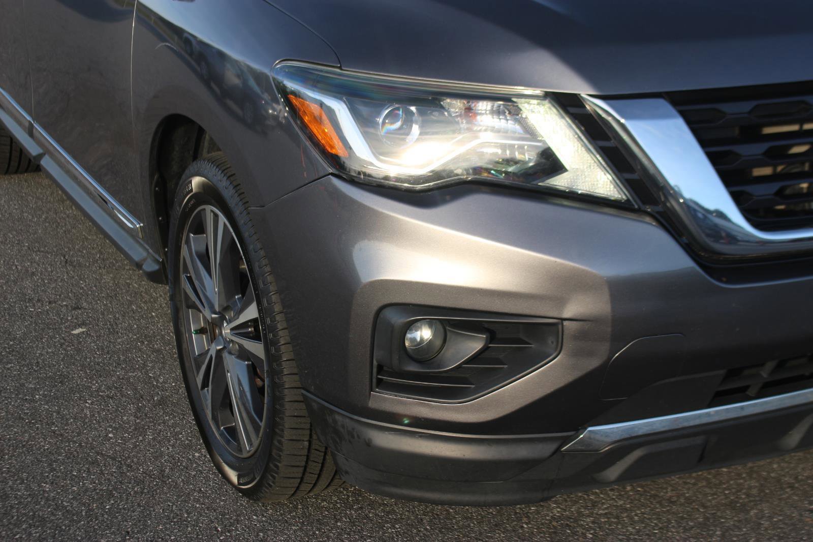 Used 2020 Nissan Pathfinder Platinum image 8