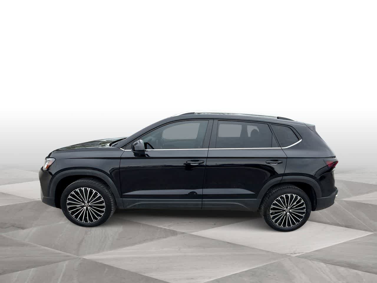 Used 2025 Volkswagen Taos SE FWD image 5
