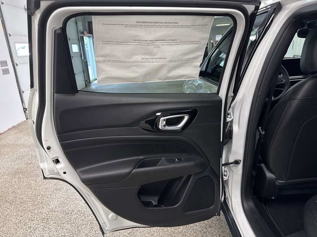 New 2025 Jeep Compass Latitude w/ Altitude Special Edition image 29