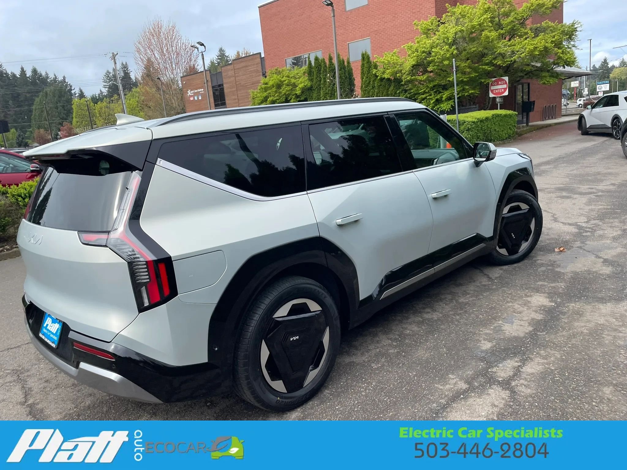 Used 2024 Kia EV9 Land image 10