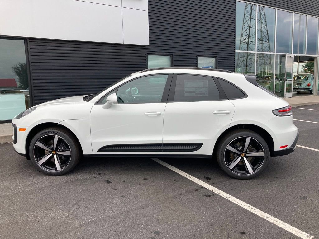 Used 2025 Porsche Macan AWD video 2