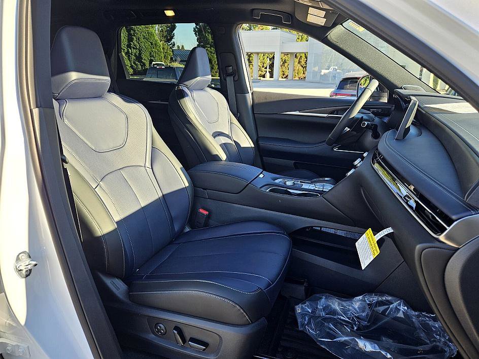 New 2026 INFINITI QX60 Sport image 16